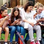 notifications - kids on smartphones